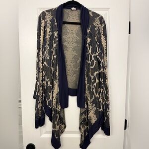 Daytrip sweater navy and beige xl originally from the buckle